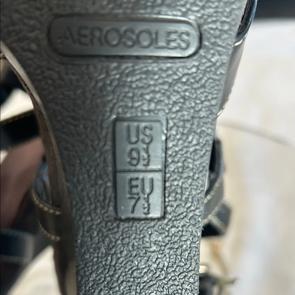 AEROSOLES Black Strappy Wedge Sandals Size 9.5